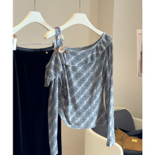 设计感小心机斜肩修身格子长袖t恤女早秋新款一字肩内搭小衫上衣