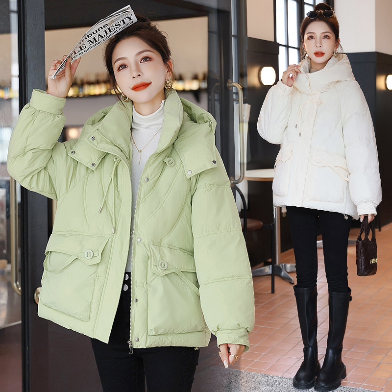 Ropa de algodón pequeño invierno 2025 nueva ropa de invierno coreana chaqueta de algodón gruesa chaqueta de algodón suelta corta con capuchón