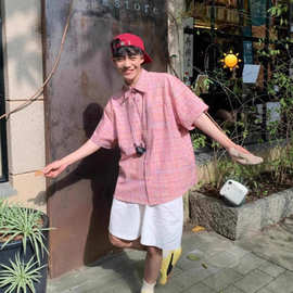 夏季粉红泡泡纱短袖衬衫男生高级少年感沙滩旅游氛围感衬衣外搭潮