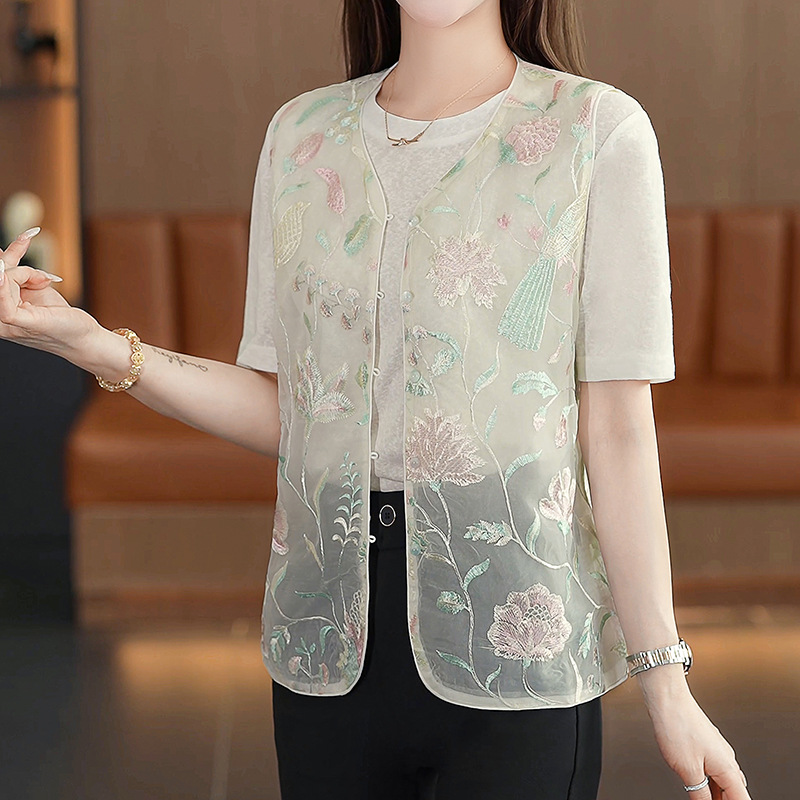 New Chinese Style Hollow Vest for Women, Thin 2025 Summer New Model, Heavy Embroidery Sleeveless Top