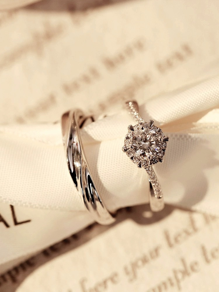 Star women's ring + plain circle men's ring