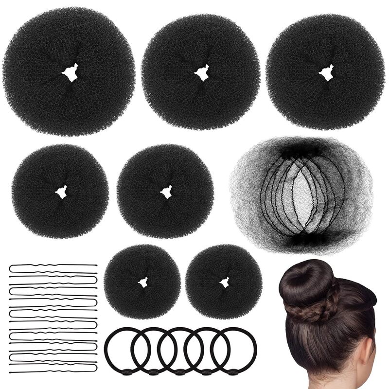 ヘアアイロンの団子の頭のつぼみの髪はふわふわしています。|undefined