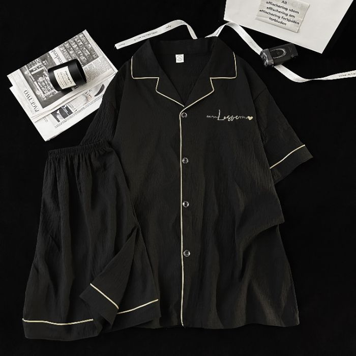 Pijamas de gasa de algodón de estilo explosivo en vivo para hombres de manga corta de verano, los estudiantes de dibujos animados casuales pueden usar trajes de servicio a domicilio