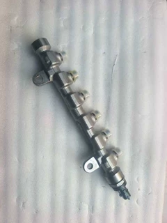 全新高品质燃油共轨管 适用于发动机零配件B25（4B2系列）