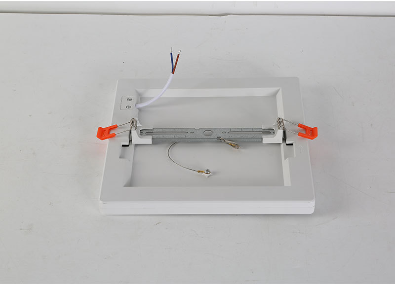 智 能感应吸顶灯