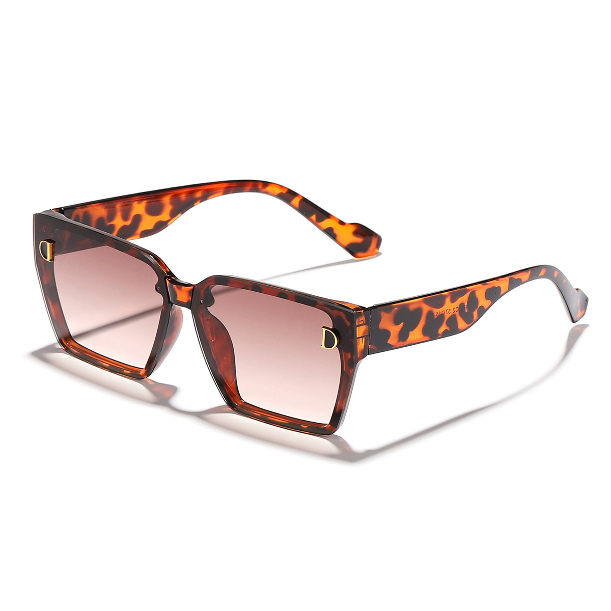 Transfronterizo nuevo europeo y americano D carta marco grande cara-mirando pequeñas gafas de sol de moda personalizada desgaste esencial UV a prueba de gafas de sol