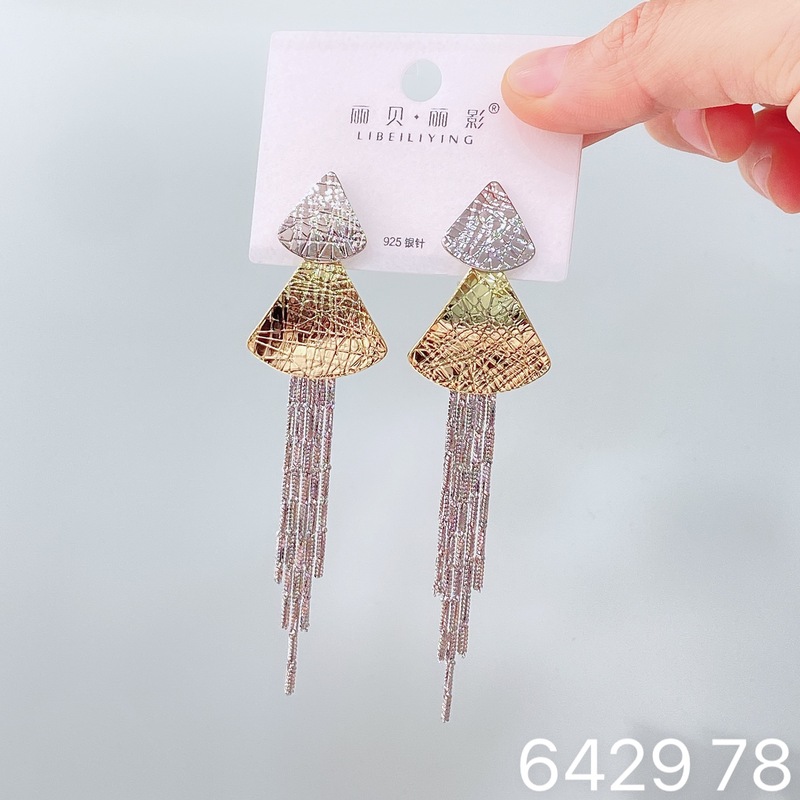 丽贝丽影欧美时尚大气重属个性冷淡风花朵几何耳环小众高级感耳饰|undefined