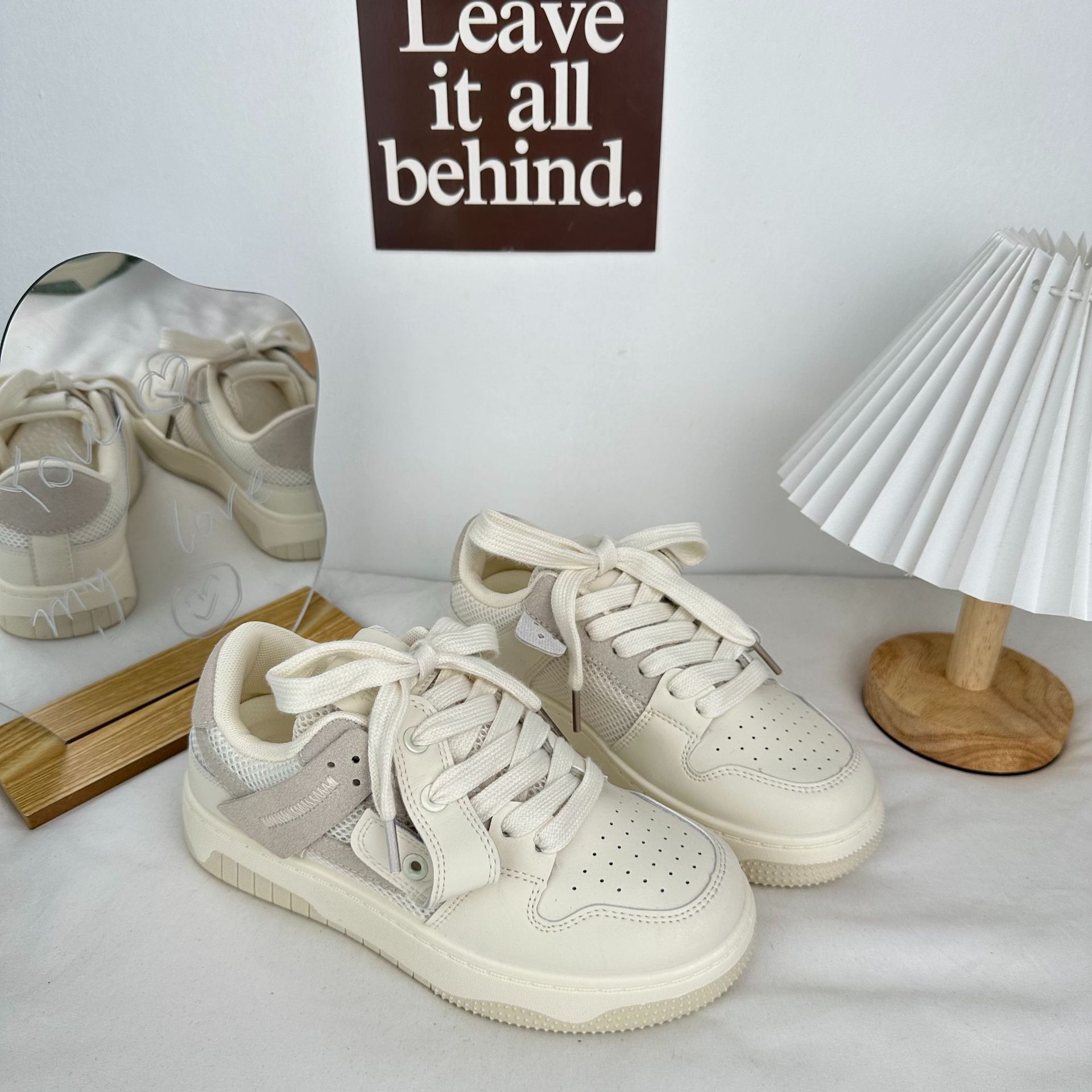 Yuanbo verano plano de piso bajo zapatos de skate transpirables 2024 nuevo hilo de malla coreano universal zapatos blancos para mujeres en vivo
