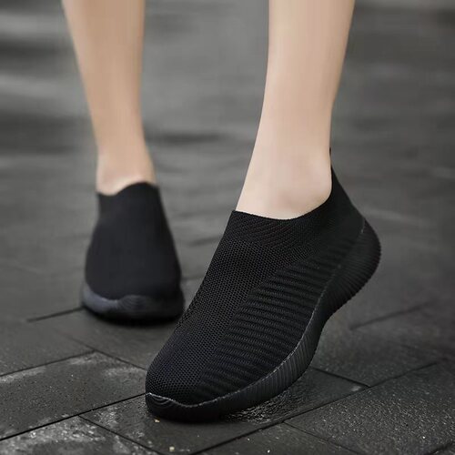 Online breathable casual fly-knit women's shoes, shallow mouth socks shoes, flat walking single shoes, foot-hugging shoes