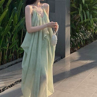 V领挂脖吊带连衣裙女2026夏季时尚新款长裙海边度假露背中长款裙