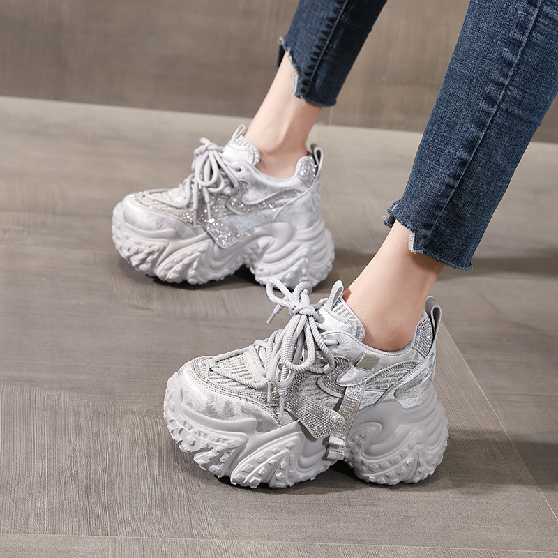Giày sneaker nữ đế dày tăng chiều cao, lưới thoáng khí, phong cách thể thao — màu hồng