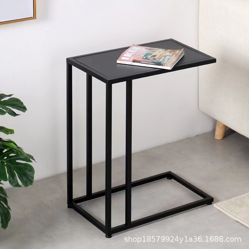 Pequeño apartamento casa mini sofá mesa lateral multi-funcional simple pequeña mesa lateral nórdico hierro sala de estar luz mesa de esquina de lujo