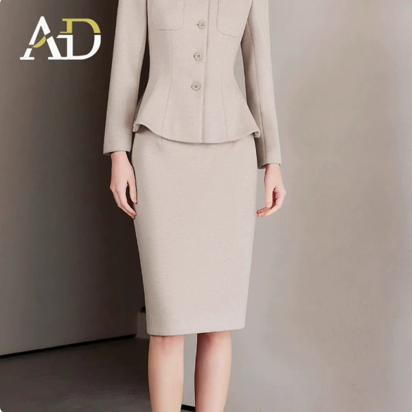 Oat color skirt