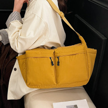 女式韩系包包高级感大容量休闲百搭斜挎包工装风外出单肩包