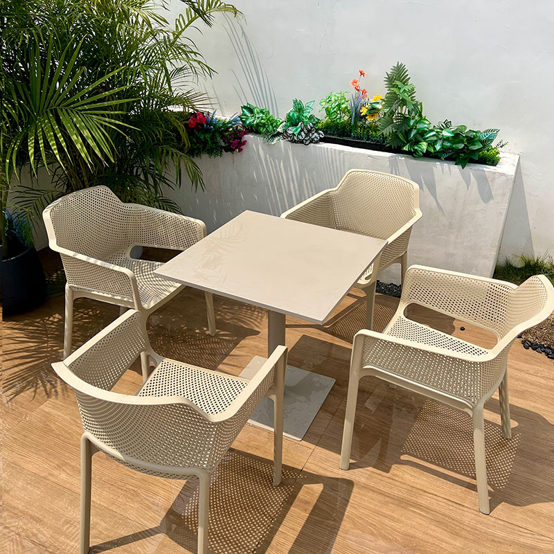 Mesa y silla de patio al aire libre combinación de balcón al aire libre zona de ocio jardín tienda de té de leche de plástico exterior impermeable y protector solar