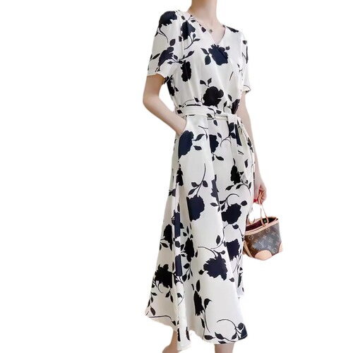 Smooth satin V-neck dress for women, new fashion short-sleeved tie waist slimming, stomach-hiding long dress, floral print dress