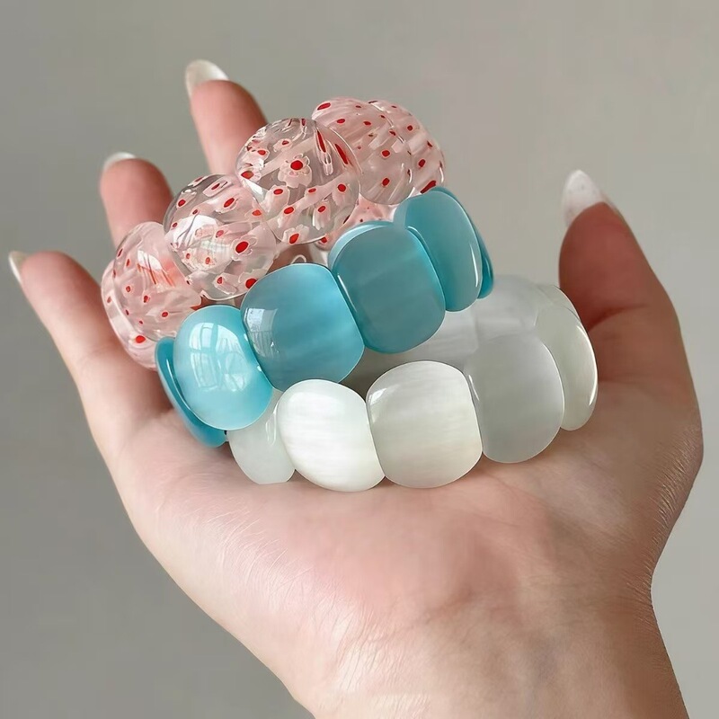 Cool and Elegant Sea Blue Bracelet, Beautiful and Unique, Enhances Complexion, Daily Wear, Exquisite Niche Design, High-End Feel, Versatile Jewelry Cool and Elegant Sea Blue Bracelet, Beautiful and Unique, Enhances Complexion, Daily Wear, Exquisite Niche Design, High-End Feel, Versatile Jewelry