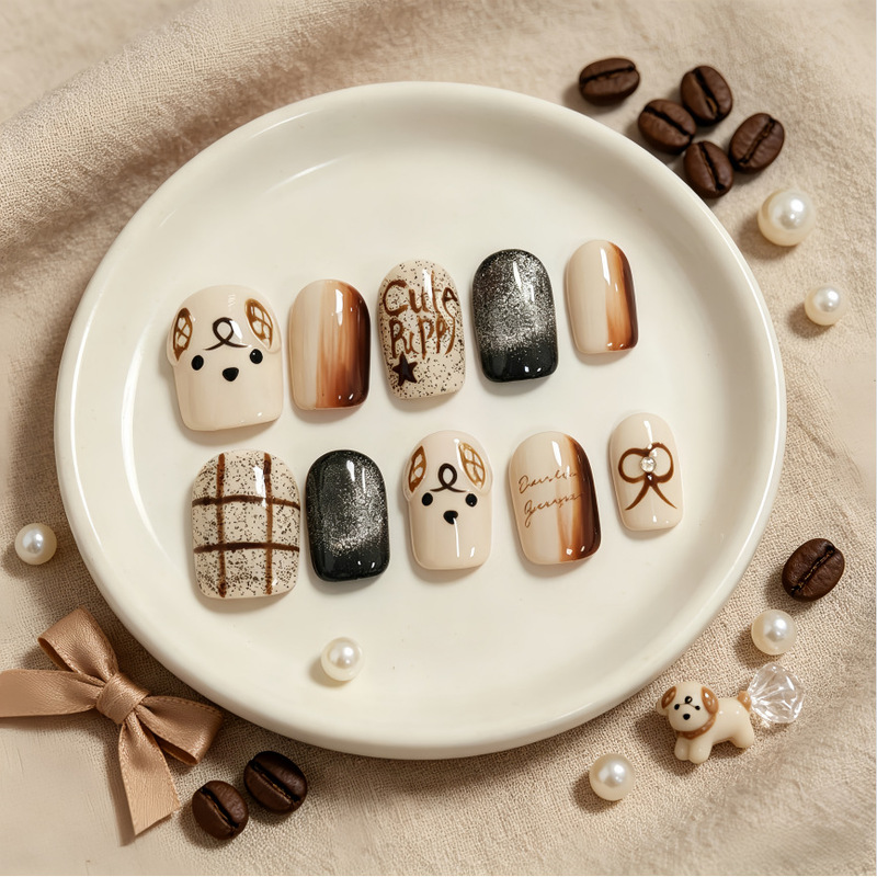 Brown autumn and winter new cartoon cute puppy hand-painted manicure, purely handmade finished nail pieces, short style press-on nails