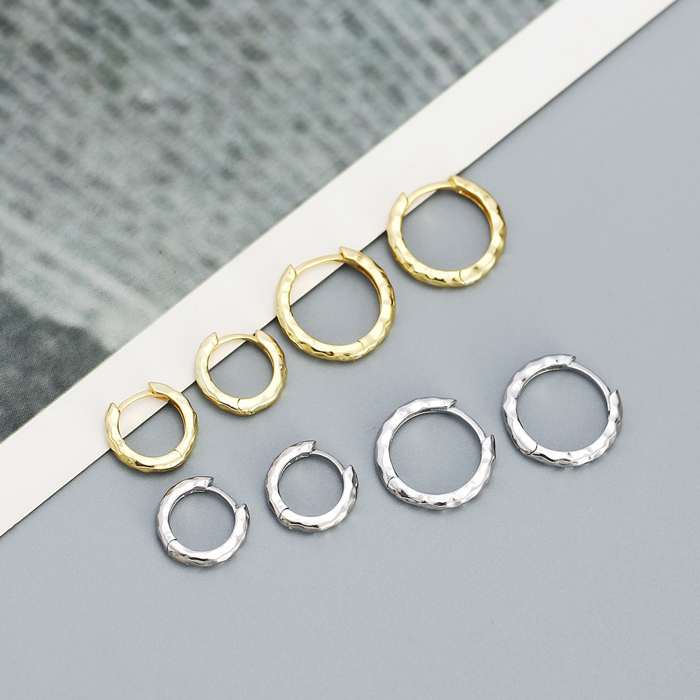 Silver Material Solid Color Pattern Women'S Gender Simple Style Solid Color Silver Polishing Earrings 1 Pair
