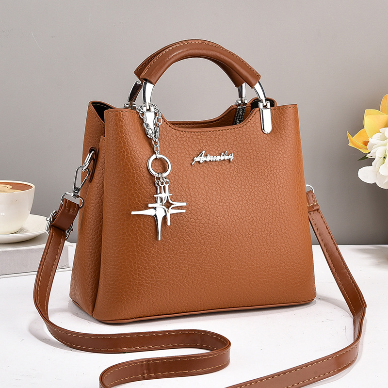 흙 같은 노란색