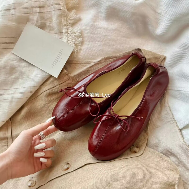 In Stock for Immediate Delivery: 2026 New Model Oil-Waxed Cowhide~ Ultra-Soft Flat Ballet Shoes with Bow Detail for Women