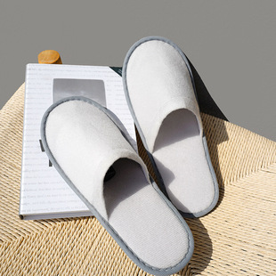 Wholesale Plush Gray and White Hotel and Guesthouse Disposable Slippers, Essential for Home Use, Comfortable and Non-Slip