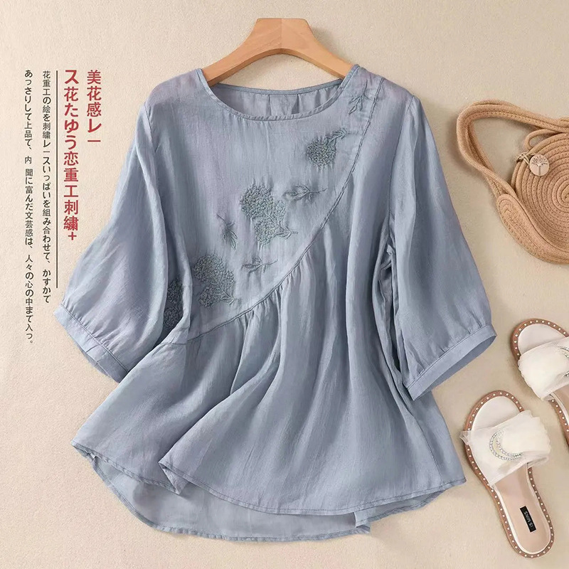 Elegant and Youthful Ethnic Style Short-Sleeved T-Shirt, New Summer Style, Exquisite Embroidered Cotton and Linen Women's Loose Round-Neck Pullover Top