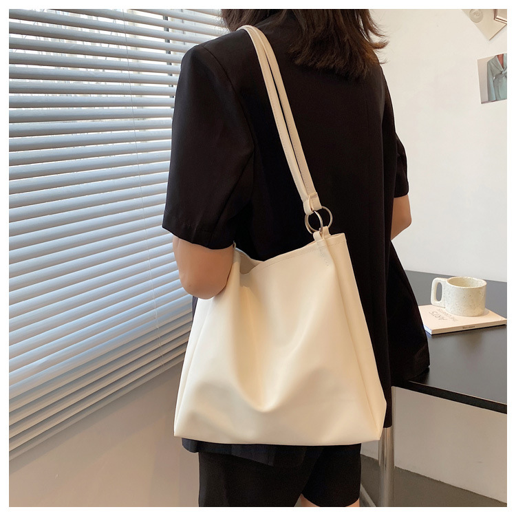 Korean Style Simple Solid Color Shoulder Tote Bag Wholesale display picture 13