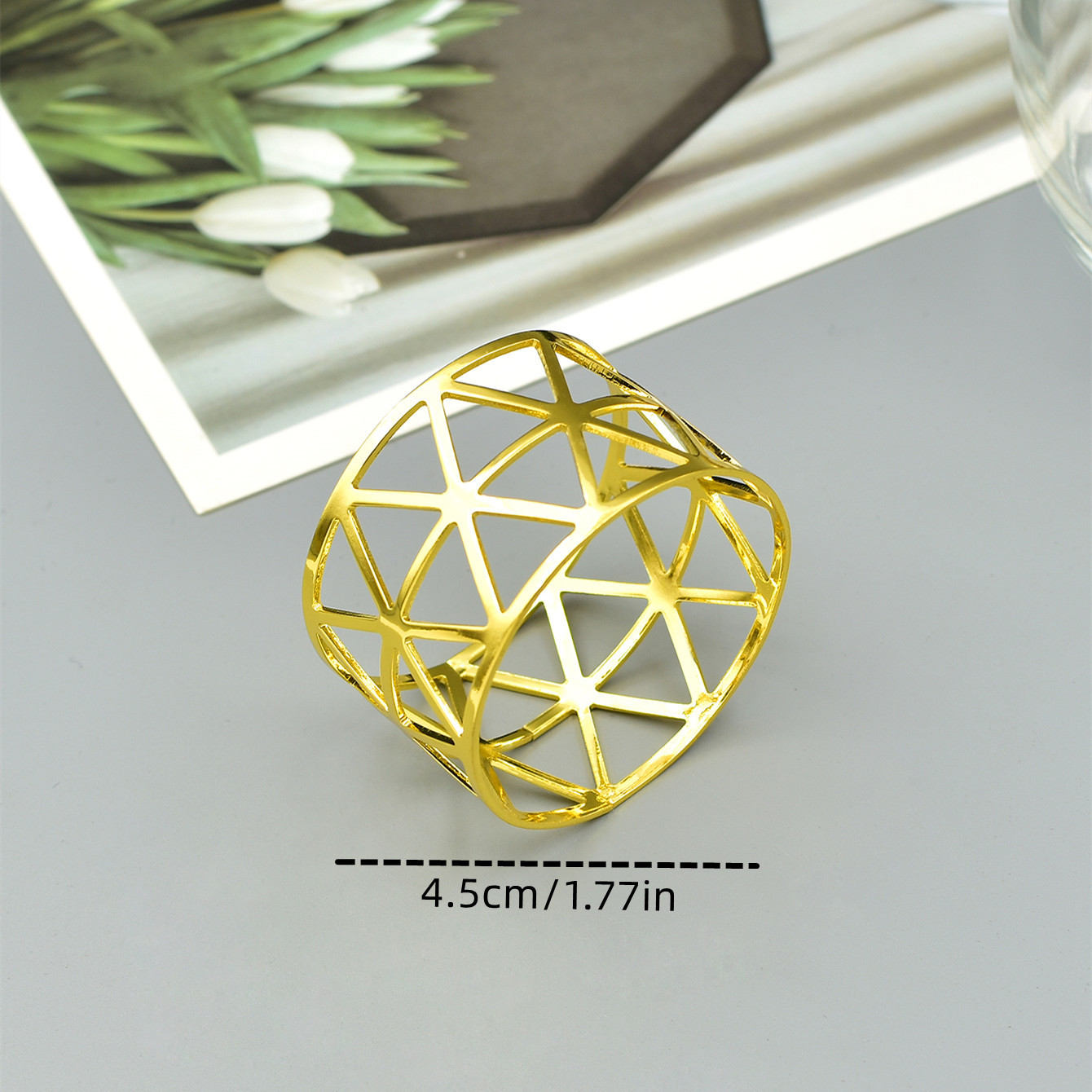 1 yuan oferta especial anillo de servilleta de hotel anillo de servilleta americano europeo triángulo hueco de metal anillo de servilleta de tela de boca dorada promoción