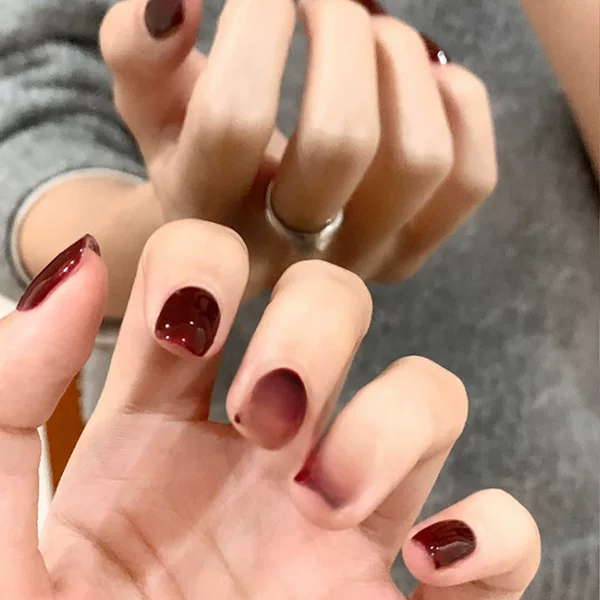 Autumn and Winter Classic retro red manicure white high cold ins style fashion manicure wearable wholesale nail beauty piece