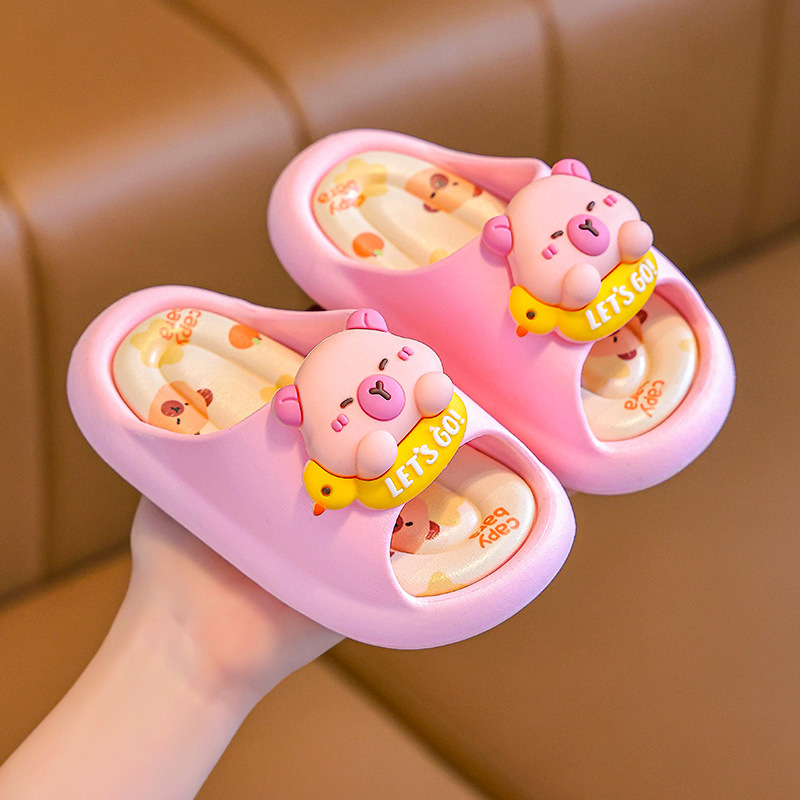 2025 nuevas zapatillas infantiles niñas de verano interior antideslizante de fondo suave para los niños en el exterior usar lindas zapatillas rojas en línea