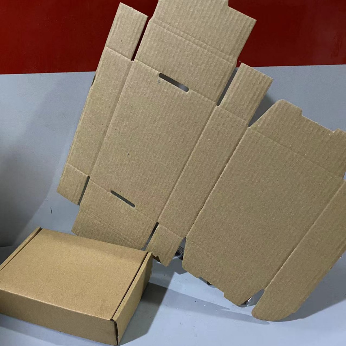 饰品化妆品厂家直销飞机盒包装小尺寸（T1）180*100*40mm零售特硬