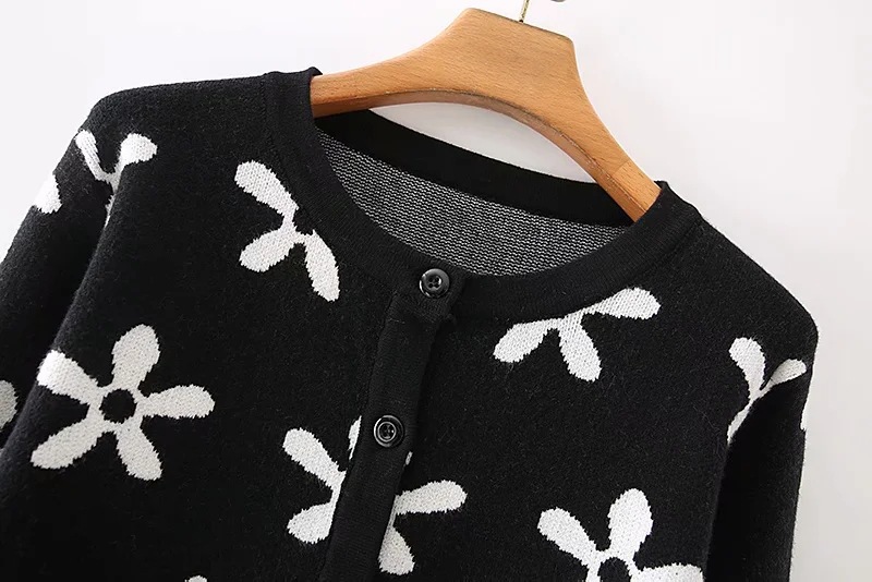 Round Neck Long-Sleeved Flower Embroidery Knitted Cardigan NSSX73222