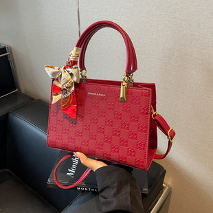 �tɫ�Y�����������߼���б��С����Ů��2024�¿���������С��