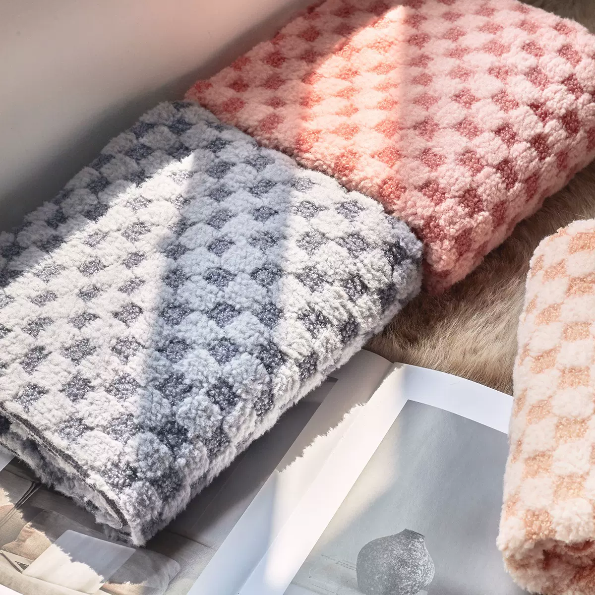 260g泰迪兔小方块全涤提花面料美人格服装抱枕玩具厂家现货批发