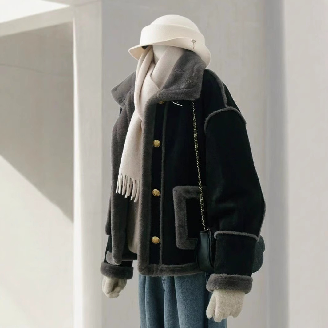 Black Lamb Wool Motorcycle Jacket for Women, Winter 2025 New Design, Stylish Patchwork, Fleece-Lined and Thickened Leather and Fur Integrated Coat