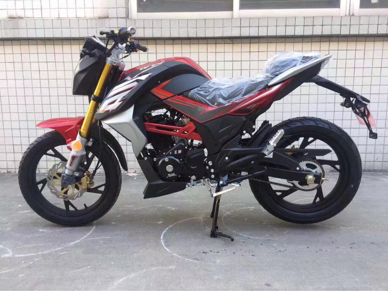 Guo Si E-injection puede ser licenciado AK150cc 169cc motocicleta de dos ruedas motocicleta de combustible