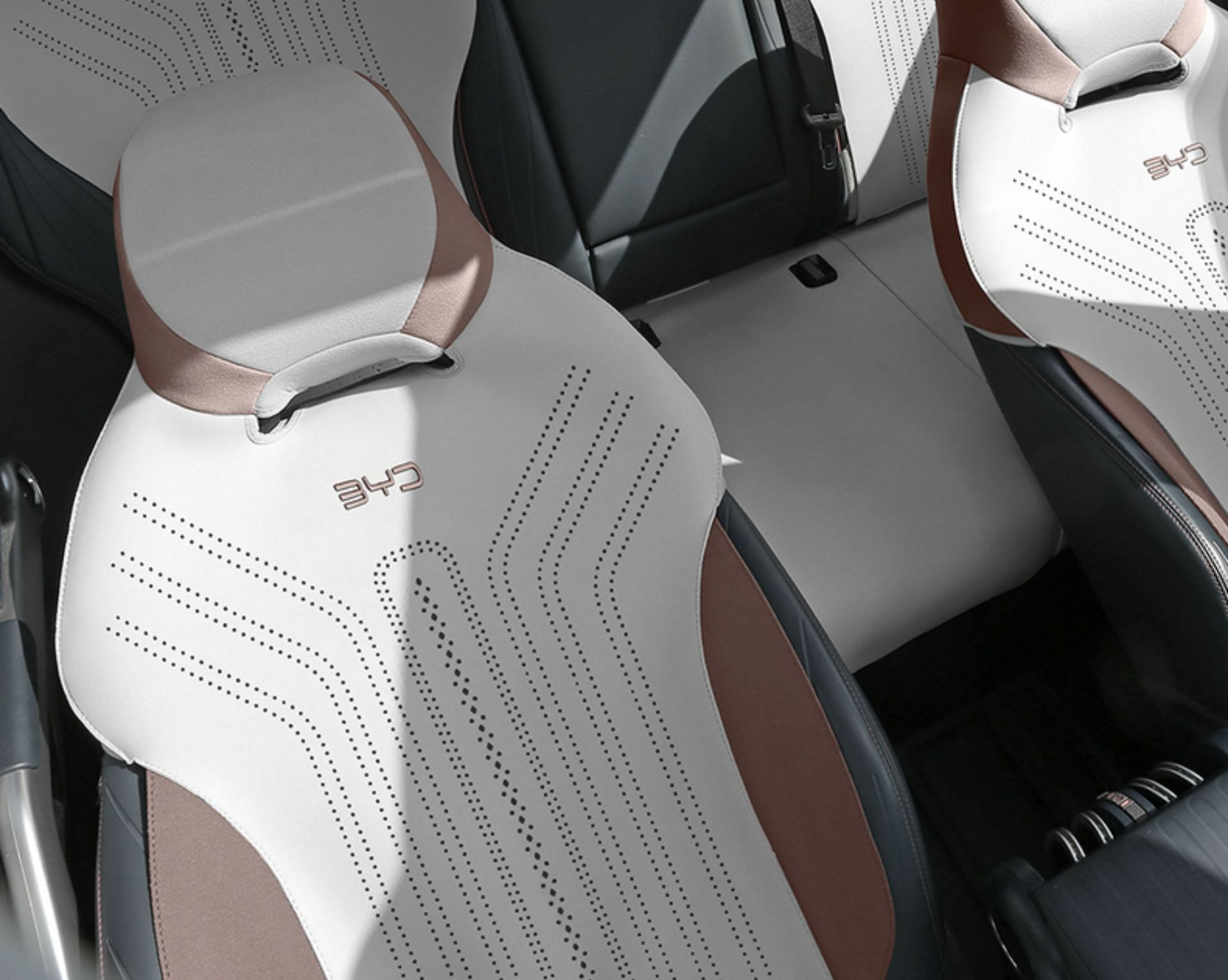 Suitable for Byd Yuan Plus Champion Edition Car Seat Cushion, Universal Car Seat Cover for All Seasons, Ventilated and Breathable Seat Cover