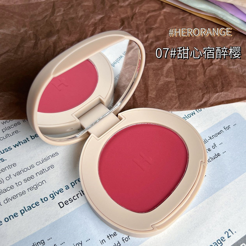 Herorange ~ 単色の頬紅のつや消しの光はきめ細かくて、自然な裸は膨張色のハイライトの修容の一体盤の純粋な化粧をしたいです。|undefined