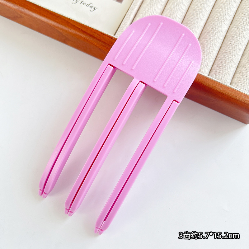 Фиолетовый три зуба