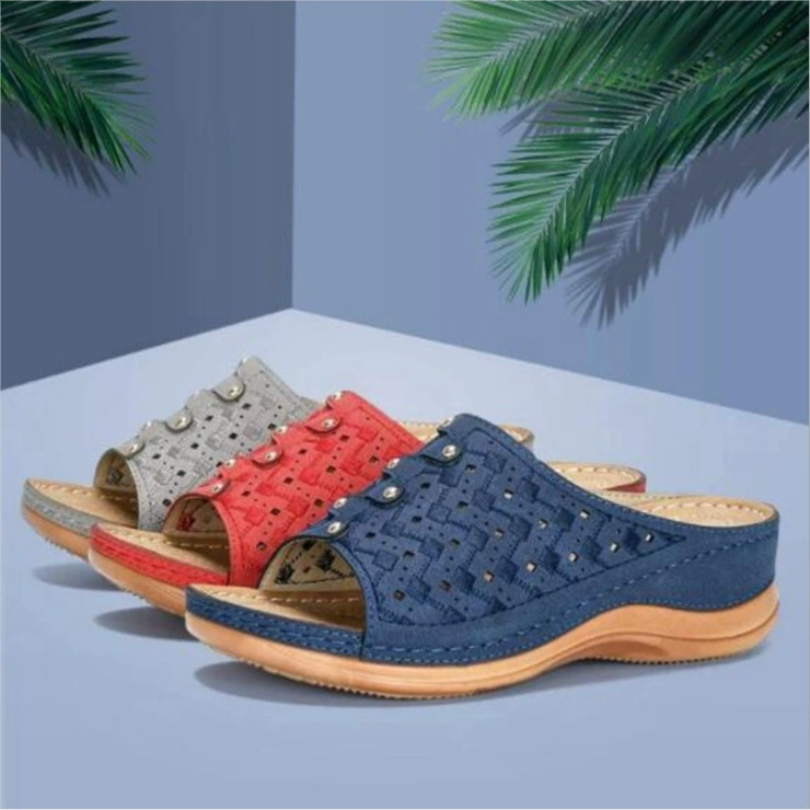 Wish-Bross-Border 2022 Новые резные женские тапочки больших размеров для внешней торговли в наличии Легкие толстые тапочки Amazon на танкетке