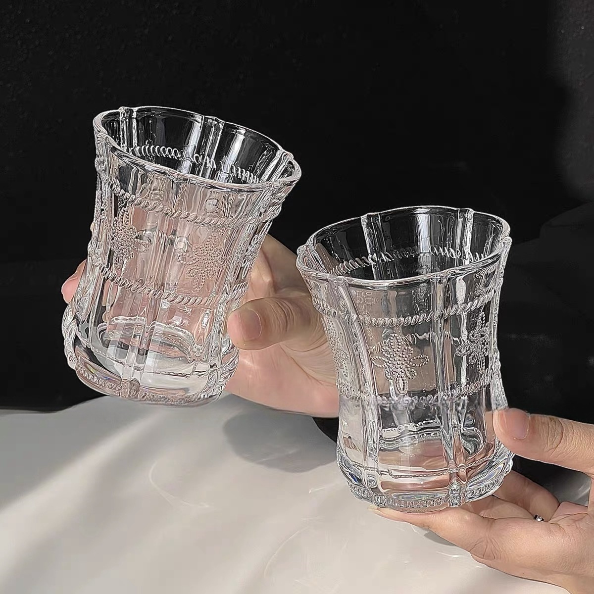 Inswind simple taza de jugo de vidrio pétalos en relieve taza de pétalos de estilo chino bebida fría hielo taza de café americana taza de bebida