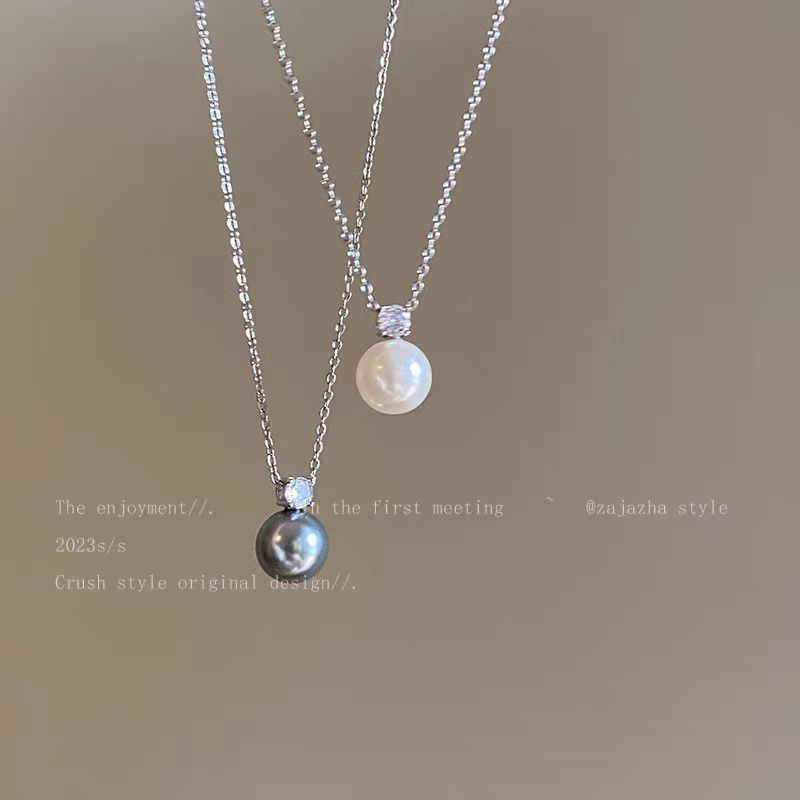 화이트 진주 목걸이