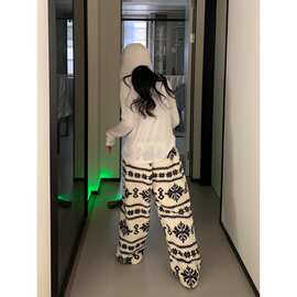 费尔岛设计感保暖珊瑚绒睡裤女新款秋冬季大码可外穿家居阔腿长裤