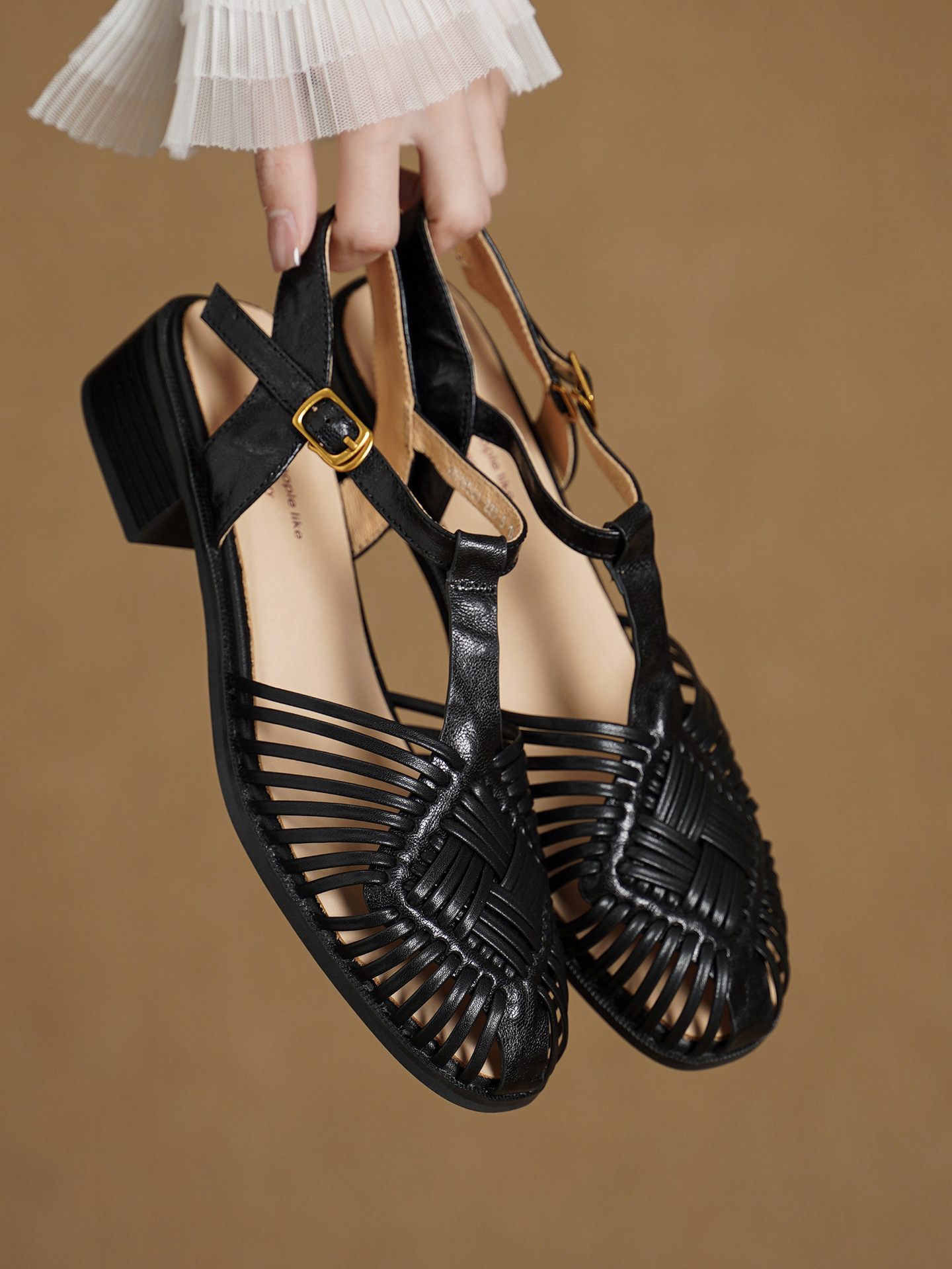 Sandal nữ quai ngang T-clasp gót thấp 4 cm phong cách vintage dệt rỗng — đen chi tiết 4