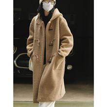 冬季新款韩版复古风牛角扣羊羔毛风衣宽松廓形防风保暖长外套女厚