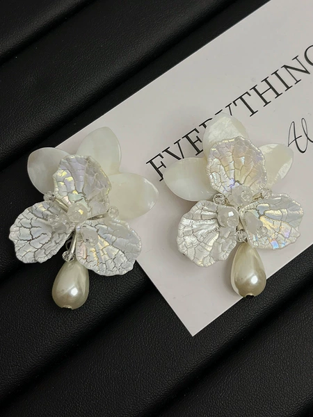 Exquisite earrings