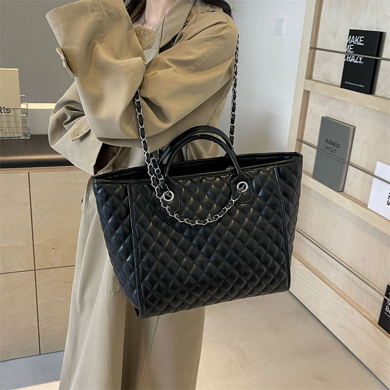 European And American Lingge Bag New Large Capacity Chain Bag Fashionable And Versatile Handheld Single Shoulder Tote Bag_voghion.com