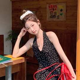 （打揽）黑色波点挂脖V领背心女装夏季设计感小众修身别致绝美上