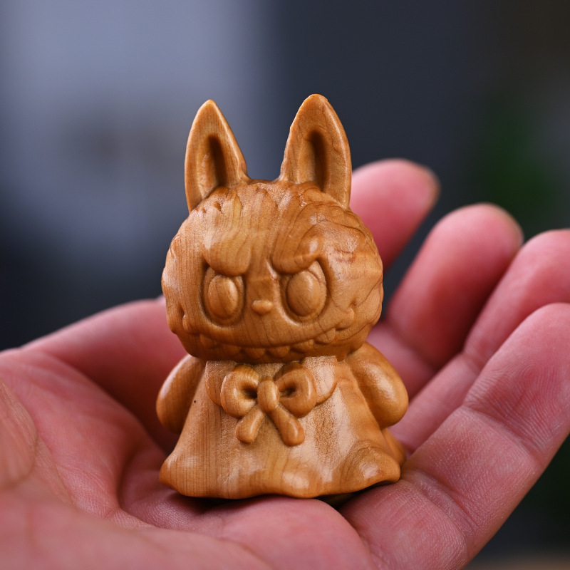 シダーウッドカボチャラブブナイトシャー歯のない木製漫画かわいい人形クリエイティブホームデスクトップ装飾品卸売|undefined